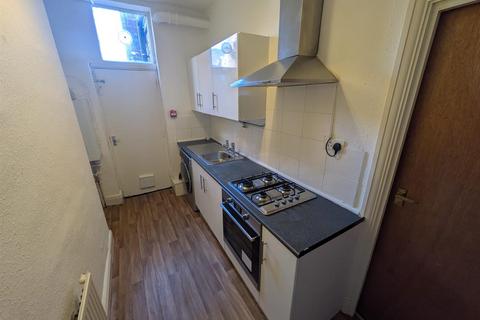 2 bedroom flat to rent, Scarsdale Road, Victoria Park, Manchester