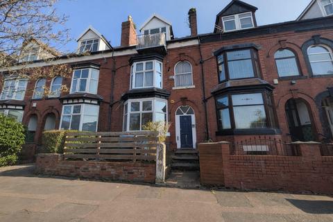 2 bedroom flat to rent, Scarsdale Road, Victoria Park, Manchester