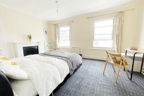 3 bedroom flat share to rent, Evelyn Street, London SE8