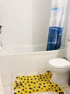 3 bedroom flat share to rent, Evelyn Street, London SE8