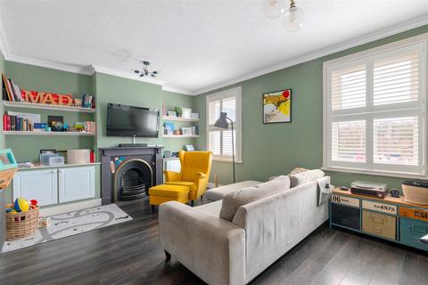 3 bedroom flat for sale, Kingston Road, Raynes Park SW20