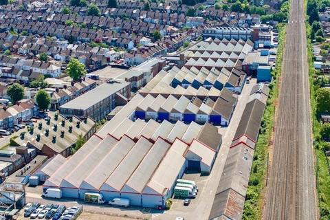Warehouse to rent, Leagrave Rd Luton LU3 1RJ