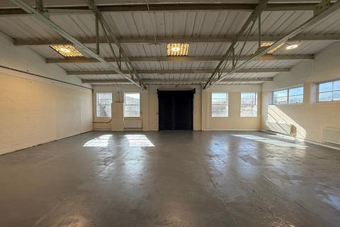 Warehouse to rent, 10-15 Station Road Industrial Estate Hailsham BN27 2EW
