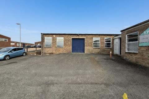Warehouse to rent, 10-15 Station Road Industrial Estate Hailsham BN27 2EW