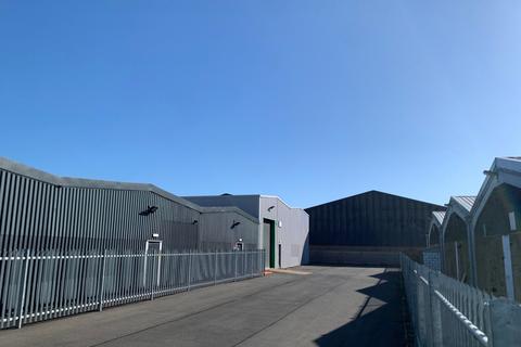 Distribution warehouse to rent, Blaydon Rd Bedfordshire SG19