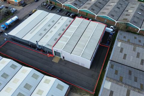 Distribution warehouse to rent, Blaydon Rd Bedfordshire SG19