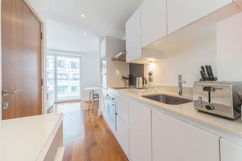 undefined, Lincoln Plaza, London E14