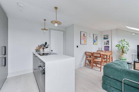 2 bedroom flat for sale, Cavendish Road, Clapham South, London, SW12