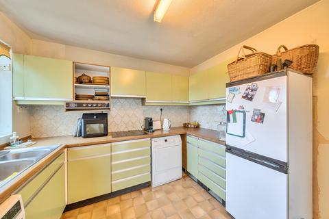 2 bedroom apartment for sale, Dove Park, Pinner