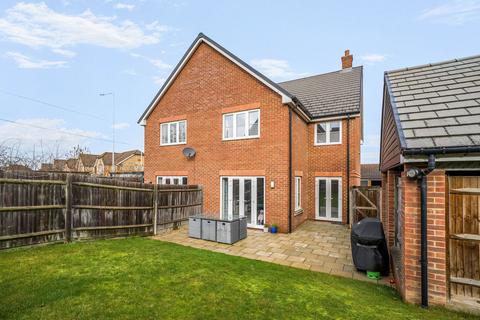 4 bedroom semi-detached house for sale, Eastwood Meadow, Gillingham ME8