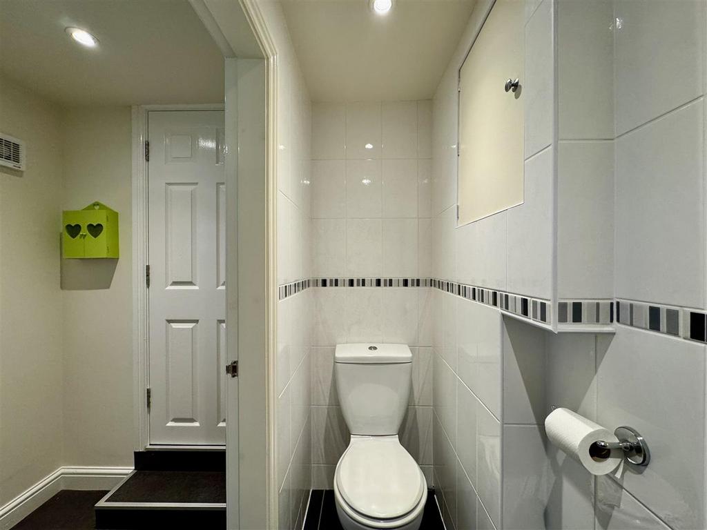 Ground floor w.c