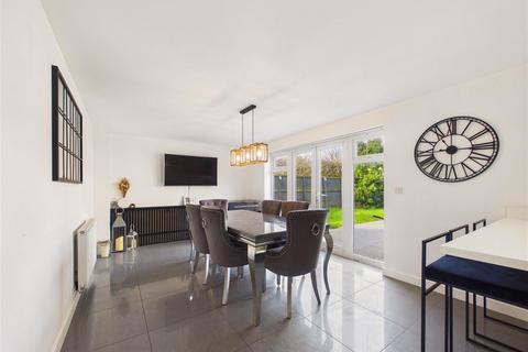 4 bedroom detached house for sale, Chatsworth Drive, Elloughton, Brough