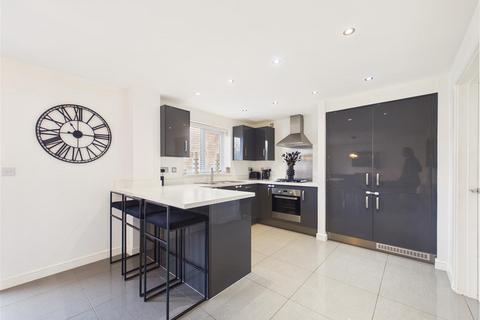 4 bedroom detached house for sale, Chatsworth Drive, Elloughton, Brough