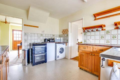 4 bedroom detached house for sale, Bitterne Way, Lymington, SO41