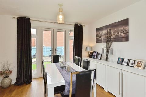 4 bedroom detached house for sale, Curacao Crescent, Bletchley, Milton Keynes