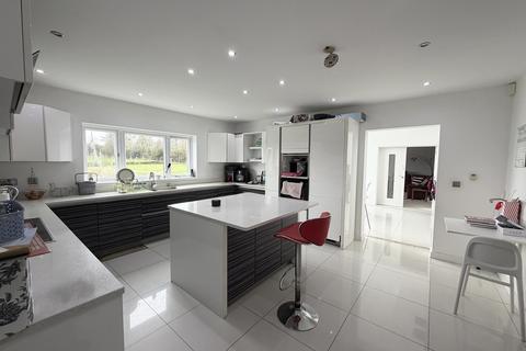 5 bedroom detached house for sale, Kingsmoor Road, Kilgetty, Pembrokeshire, SA68