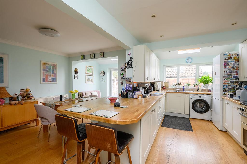 Kitchen/dining