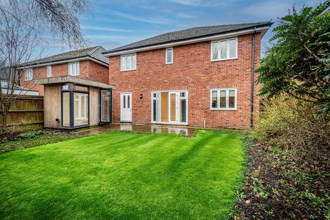 4 bedroom detached house for sale, Yew Tree Avenue, Saughall, CH1