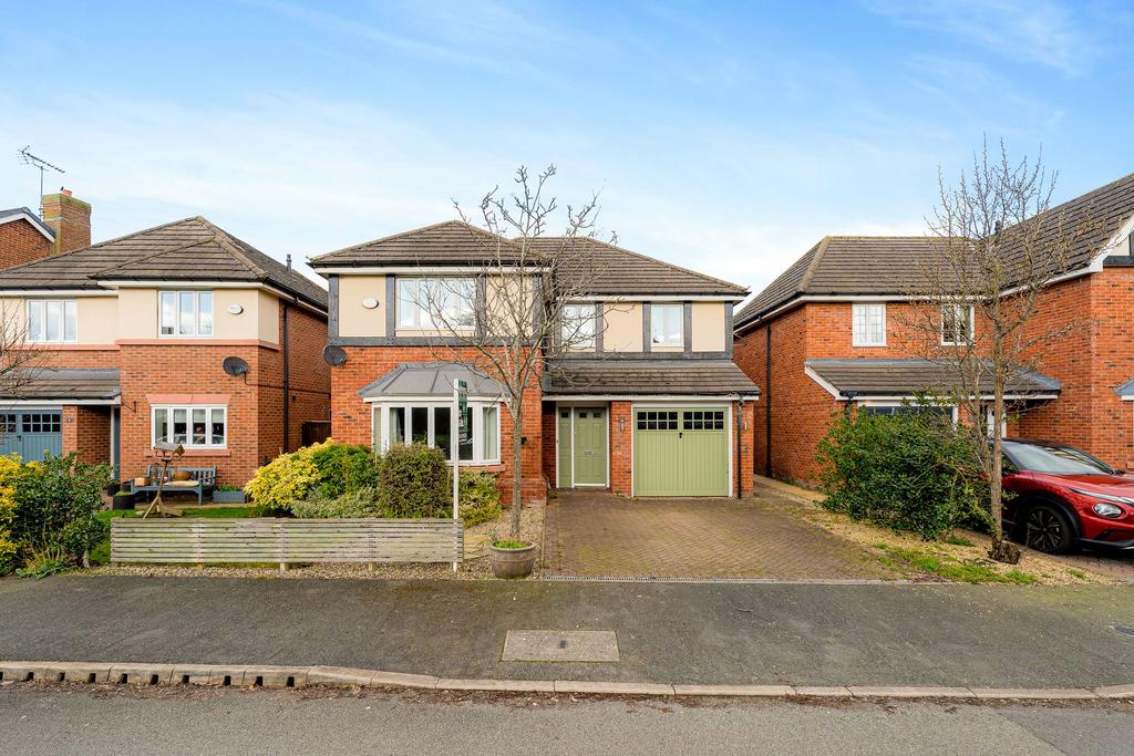 4 bedroom detached house for sale