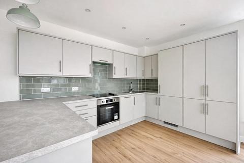 2 bedroom apartment to rent, Barnett Road, Brighton