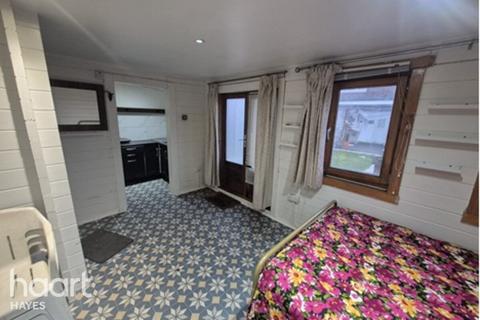 undefined, Newdene Avenue, NORTHOLT