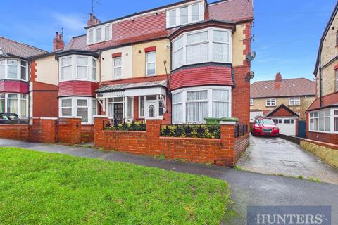 1 bedroom flat for sale, Devonshire Drive, Scarborough