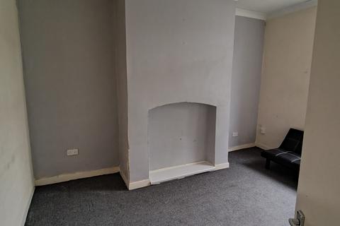 3 bedroom terraced house to rent, Pilsworth Road, Heywood OL10