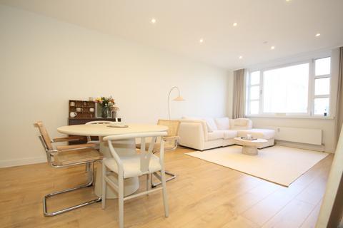 2 bedroom flat to rent, Church Street East, Woking GU21