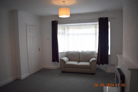 3 bedroom semi-detached house to rent, Ivanhoe Avenue, Nuneaton CV11