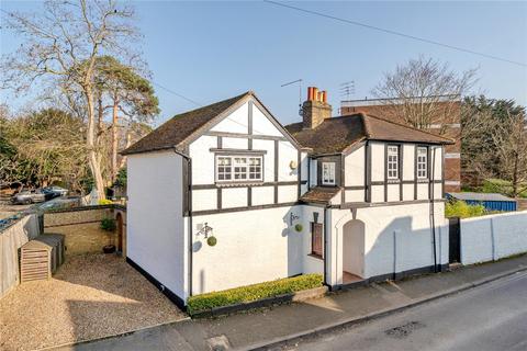 4 bedroom detached house for sale, Manor Road, Walton-On-Thames, KT12