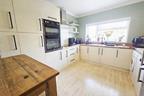 3 bedroom apartment for sale, West Cliff Road, Bournemouth, BH4