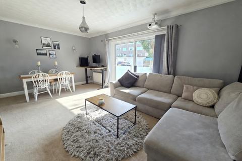 3 bedroom apartment for sale, West Cliff Road, Bournemouth, BH4