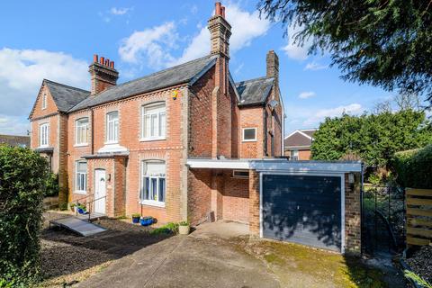 Clinton Hill, Lingfield RH7