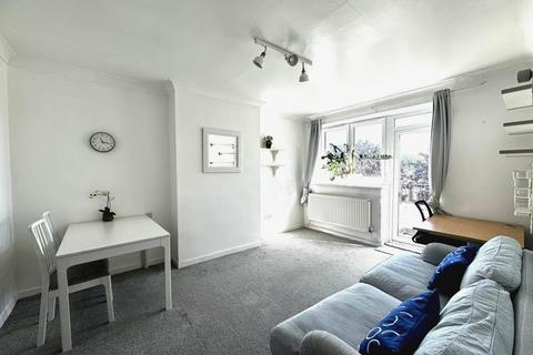 undefined, Three Bedroom flat in the heart of Greenwich
