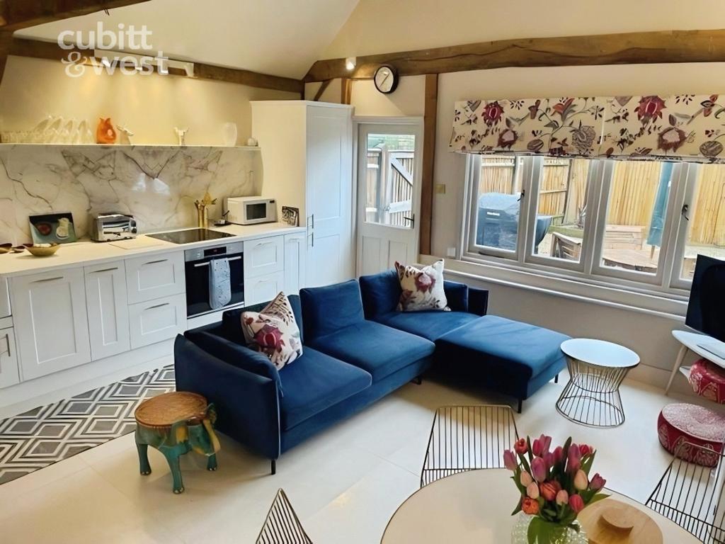 Lounge/Kitchen