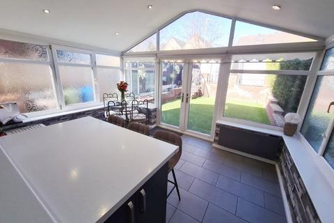 3 bedroom terraced house for sale, Sunnyside Road, Droylsden