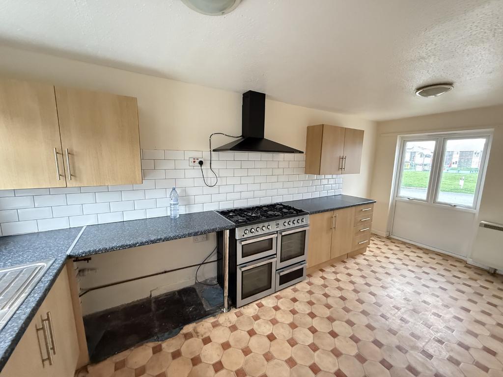 Kitchen/Dining Area
