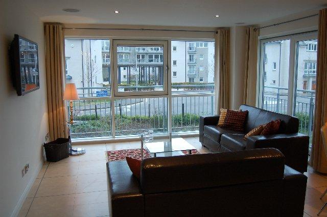 61 QH - Lounge 2 640