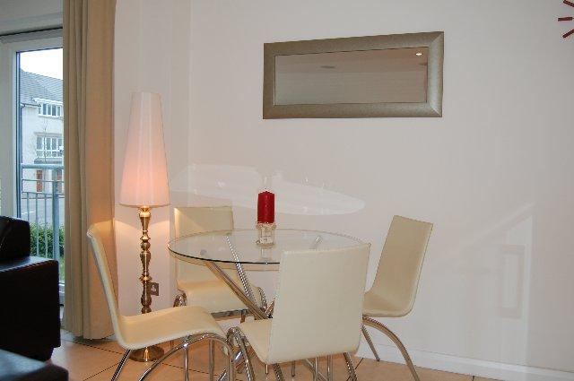 61 QH - Dining Table