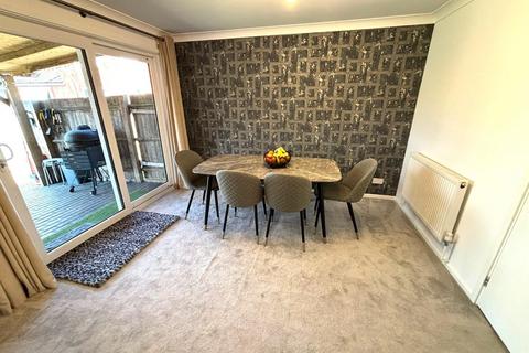 3 bedroom end of terrace house for sale, Foxwell Square, Southfields, Northampton NN3