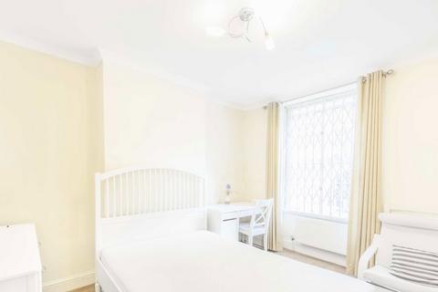 2 bedroom flat to rent, Chapter Street, London SW1P