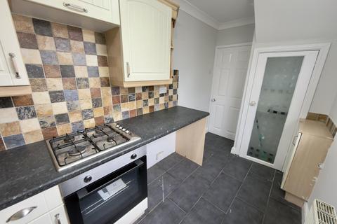 3 bedroom semi-detached house for sale, Queensway, Garforth, Leeds