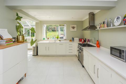 4 bedroom semi-detached house for sale, Mount Crescent, Warley, Brentwood