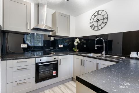 2 bedroom flat to rent, Tudor Close, Hertfordshire, AL10