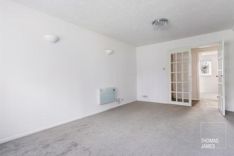 2 bedroom flat to rent, Tudor Close, Hertfordshire, AL10
