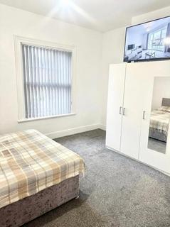 3 bedroom terraced house to rent, Fife Street, Northampton NN5