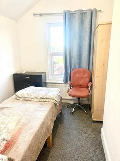 3 bedroom terraced house to rent, Fife Street, Northampton NN5
