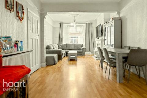 3 bedroom terraced house for sale, Tyrone Road, London