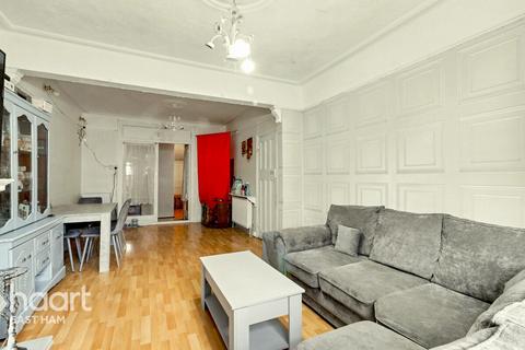 3 bedroom terraced house for sale, Tyrone Road, London
