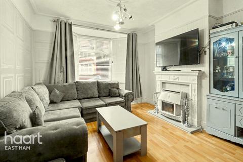 3 bedroom terraced house for sale, Tyrone Road, London